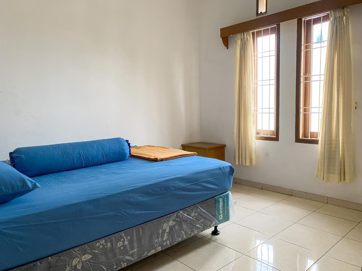 Beranda Istirahat Villa 4Br At Galaxy Resort Puncak Cikundul Exterior photo