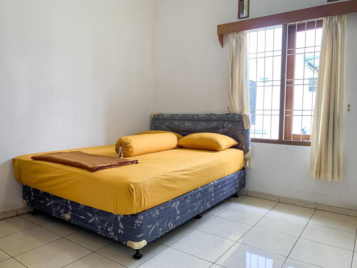 Beranda Istirahat Villa 4Br At Galaxy Resort Puncak Cikundul Exterior photo