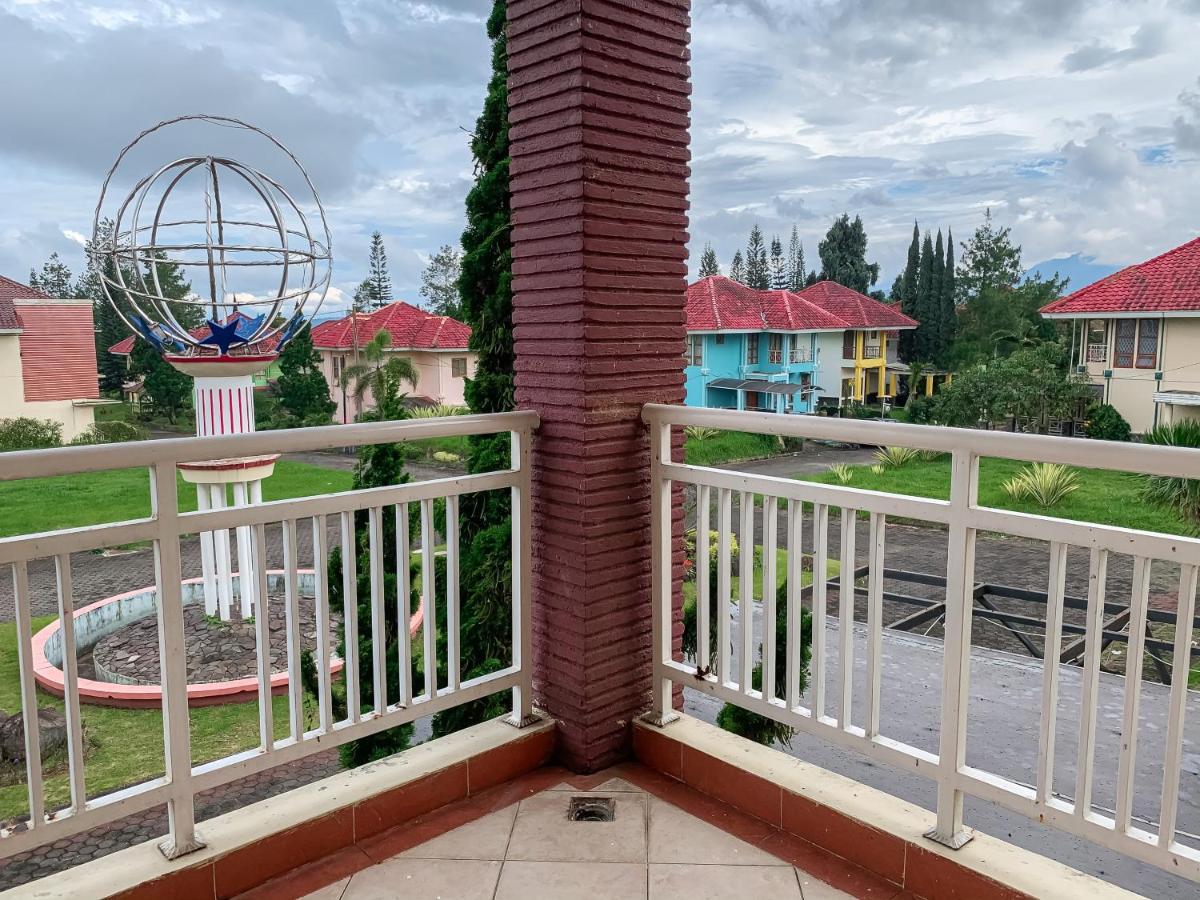 Beranda Istirahat Villa 4Br At Galaxy Resort Puncak Cikundul Exterior photo